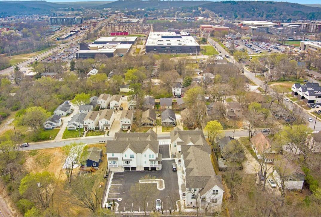 Townhouse On The Hill Walkable To Dt Villa Fayetteville Exterior photo